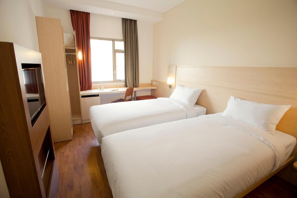 Hotel Ibis Saigon South Ho-Chi-Minh-Stadt Exterior foto